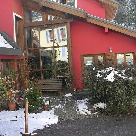 Les Nereides Et Les Bains * Brides-les-Bains